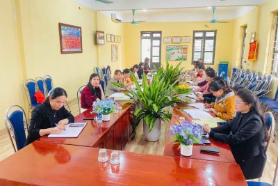 TRƯỜNG MẦM NON GIA THỦY THAM GIA HỌC TẬP, QUÁN TRIỆT NGHỊ QUYẾT ĐẠI HỘI XIV CỦA ĐẢNG